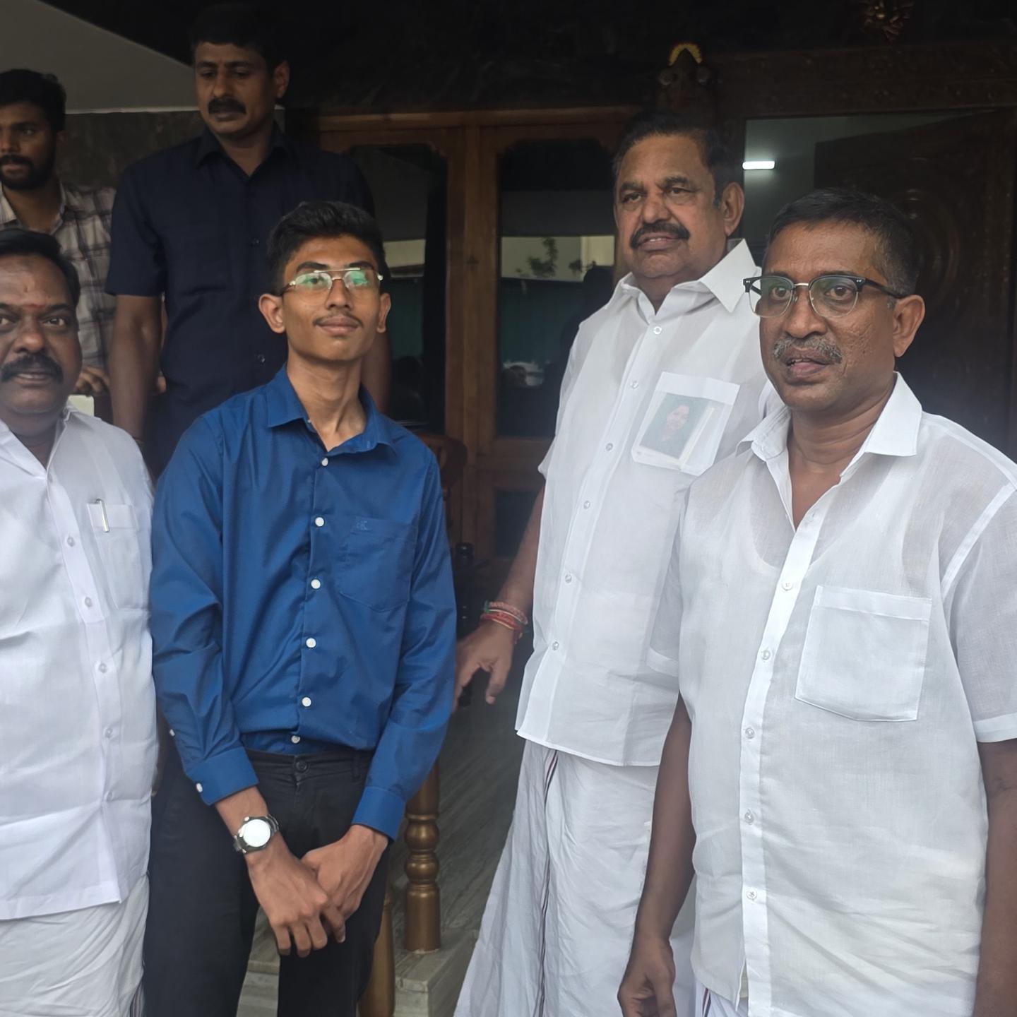 Saatvik Karthikeyan with Honorable Edappadi K. Palaniswami, former Chief Minister of Tamil Nadu